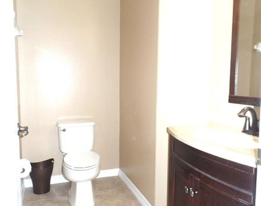 3240 Pineapple Isle Drive - Photo Thumbnail 4