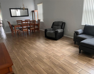 217 Sand Ridge Drive - Photo Thumbnail 7