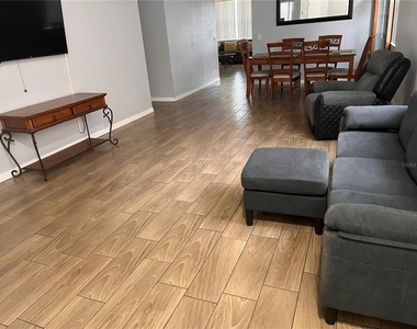 217 Sand Ridge Drive - Photo Thumbnail 8