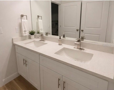 801 Jarnac Drive - Photo Thumbnail 11