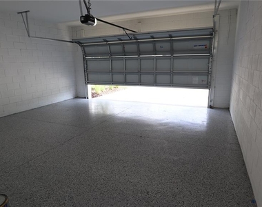 5172 Goldfinch Drive - Photo Thumbnail 9