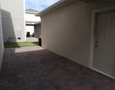 5172 Goldfinch Drive - Photo Thumbnail 5