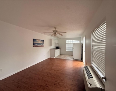 527 Caribbean Drive - Photo Thumbnail 4