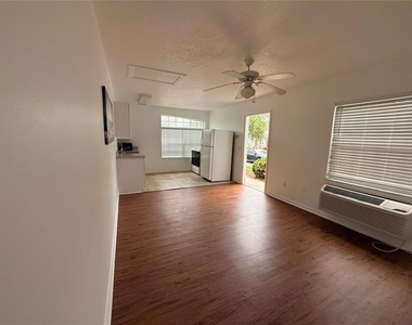 527 Caribbean Drive - Photo Thumbnail 3