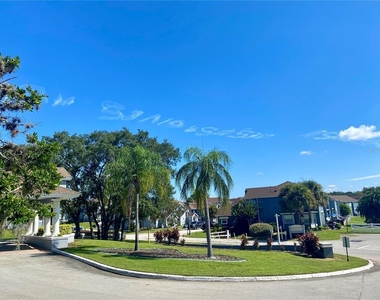527 Caribbean Drive - Photo Thumbnail 9