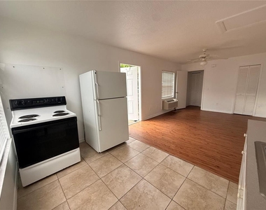 527 Caribbean Drive - Photo Thumbnail 6