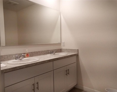 1815 Southfork Drive - Photo Thumbnail 9