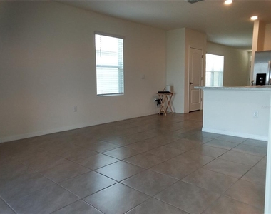 1815 Southfork Drive - Photo Thumbnail 5