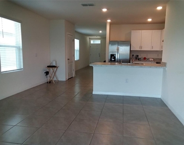 1815 Southfork Drive - Photo Thumbnail 4
