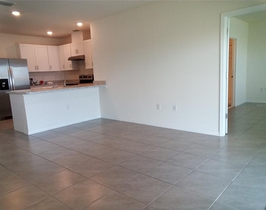 1815 Southfork Drive - Photo Thumbnail 3