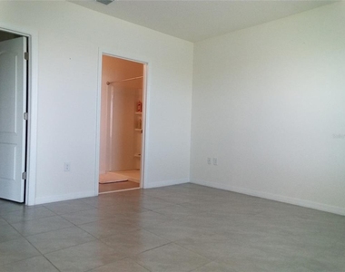 1815 Southfork Drive - Photo Thumbnail 7