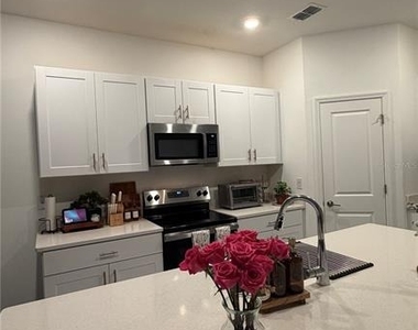 2966 Canary Avenue - Photo Thumbnail 7