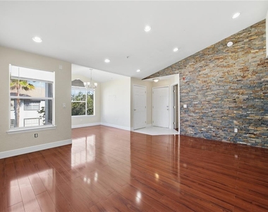 2207 Antigua Place - Photo Thumbnail 3