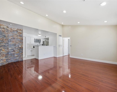 2207 Antigua Place - Photo Thumbnail 4