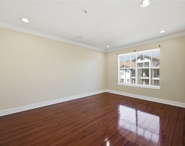 2207 Antigua Place - Photo Thumbnail 11