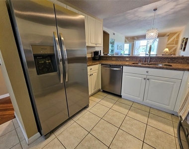 5330 Hyland Hills Avenue - Photo Thumbnail 4