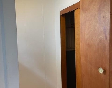 430 Orchard Street - Photo Thumbnail 9