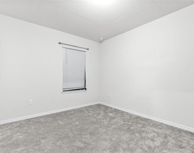 1050 Michelangelo Lane - Photo Thumbnail 12