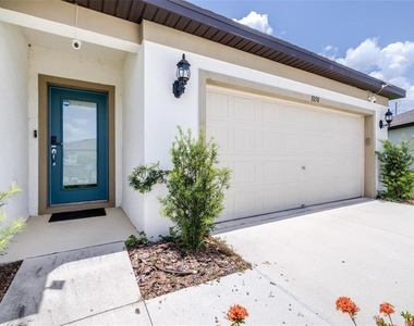 1050 Michelangelo Lane - Photo Thumbnail 2