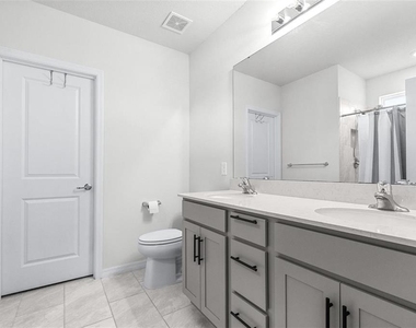 1050 Michelangelo Lane - Photo Thumbnail 17