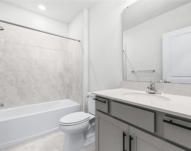 1050 Michelangelo Lane - Photo Thumbnail 14