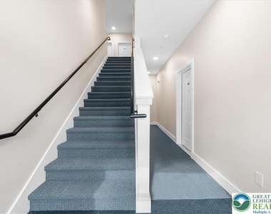 410 William Street - Photo Thumbnail 4