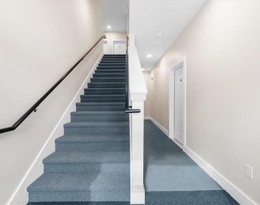 410 William Street - Photo Thumbnail 5