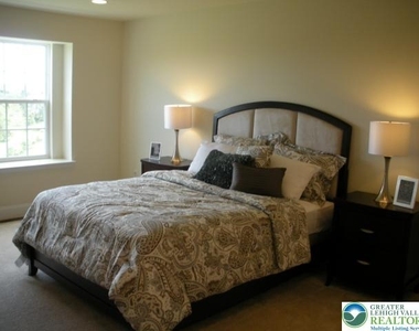 6149 Valley Forge Drive - Photo Thumbnail 7