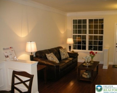 6149 Valley Forge Drive - Photo Thumbnail 11