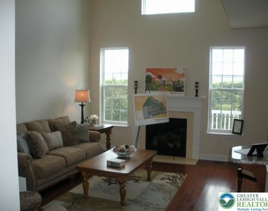 6149 Valley Forge Drive - Photo Thumbnail 2