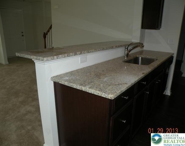 5985 Valley Forge Drive - Photo Thumbnail 2