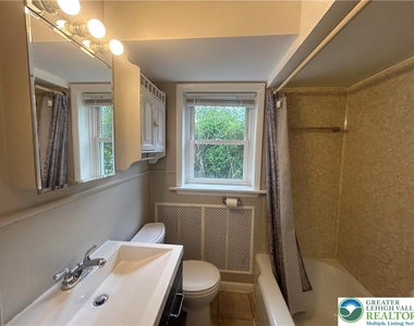 218 E Susquehanna Street - Photo Thumbnail 7