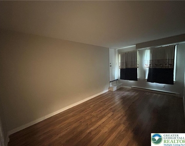 218 E Susquehanna Street - Photo Thumbnail 5