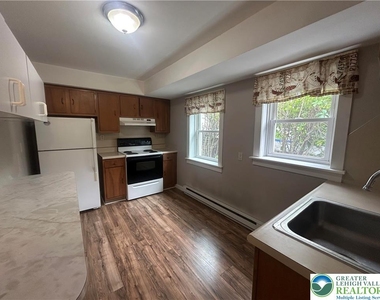 218 E Susquehanna Street - Photo Thumbnail 3
