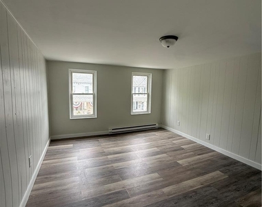 435 E Union Street - Photo Thumbnail 3