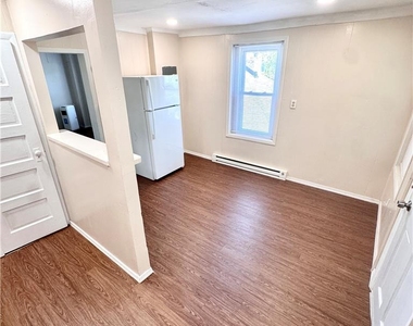 1348 E 6th - Photo Thumbnail 4