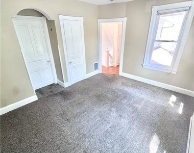 229 E Union Boulevard - Photo Thumbnail 4