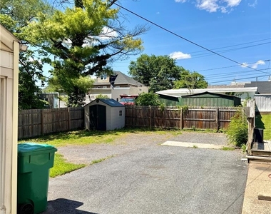 229 E Union Boulevard - Photo Thumbnail 2