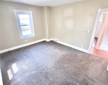 229 E Union Boulevard - Photo Thumbnail 7