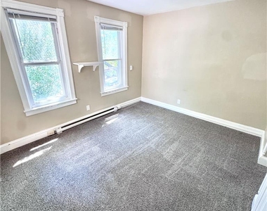 229 E Union Boulevard - Photo Thumbnail 3
