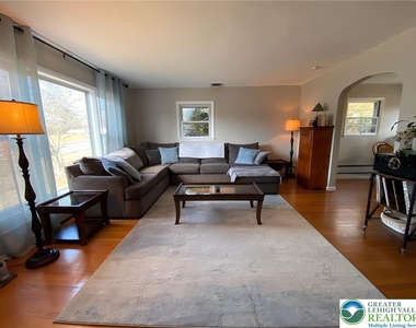 725 N Berks Street - Photo Thumbnail 1