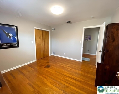 725 N Berks Street - Photo Thumbnail 10