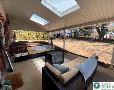 725 N Berks Street - Photo Thumbnail 12