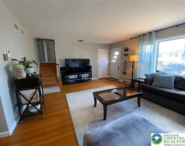 725 N Berks Street - Photo Thumbnail 3