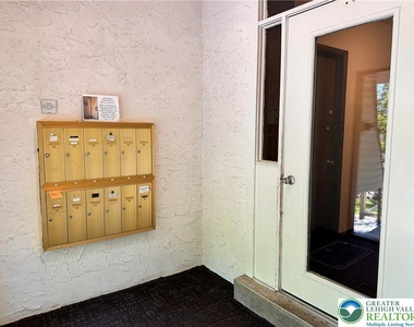 3028 S Pike Avenue - Photo Thumbnail 2