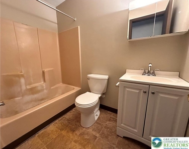 3028 S Pike Avenue - Photo Thumbnail 14