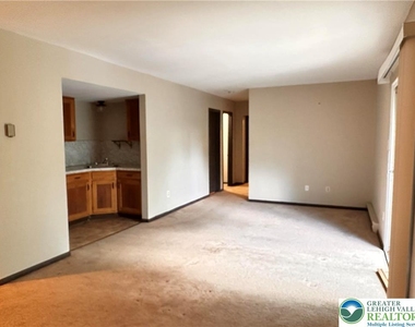 3028 S Pike Avenue - Photo Thumbnail 6