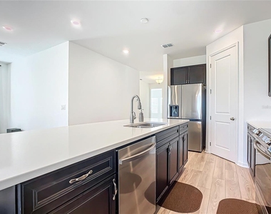 1317 Sterling Pointe Drive - Photo Thumbnail 6