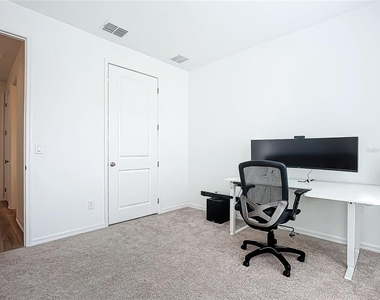 1317 Sterling Pointe Drive - Photo Thumbnail 16