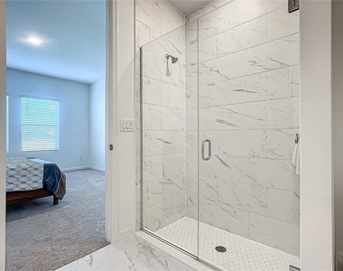 1317 Sterling Pointe Drive - Photo Thumbnail 24